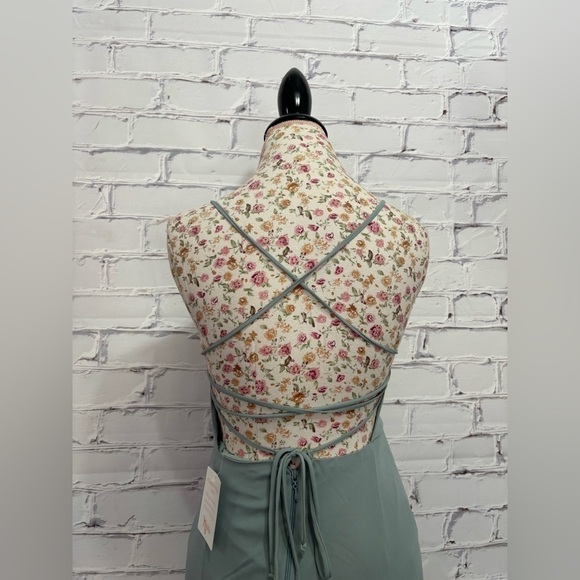 Show me your MUMU Godshaw Goddess Gown in Silver Sage Crisp NWOT Size Small - Picture 9 of 11